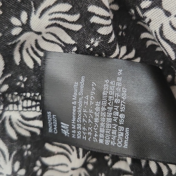 H&M tank top Womens Floral Black  White Spaghetti Strap Top camisole size S - Picture 8 of 8